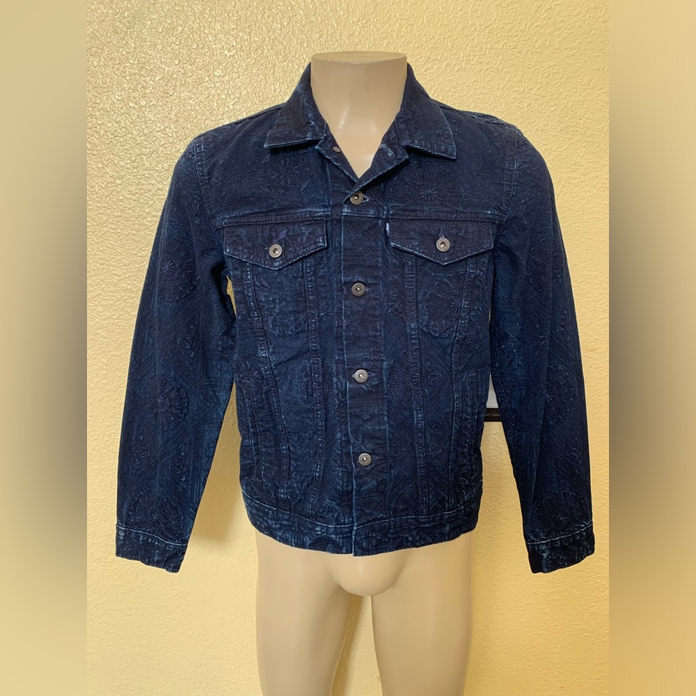 NWT Levi’s Men’s Size M Embroidered Trucker Jacket - Picture 3 of 13